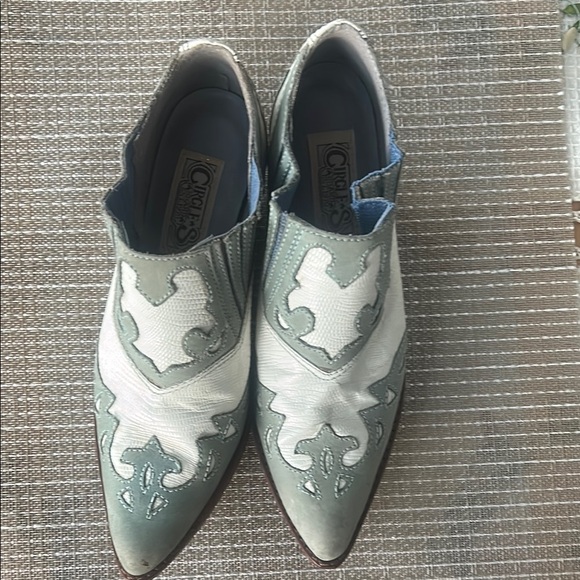 Circus Brand Shoes - Gray and White woman Western Style Shoes Size 7.